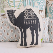 LM square_SKU 20.024.1_cushion_bedouin camel_3